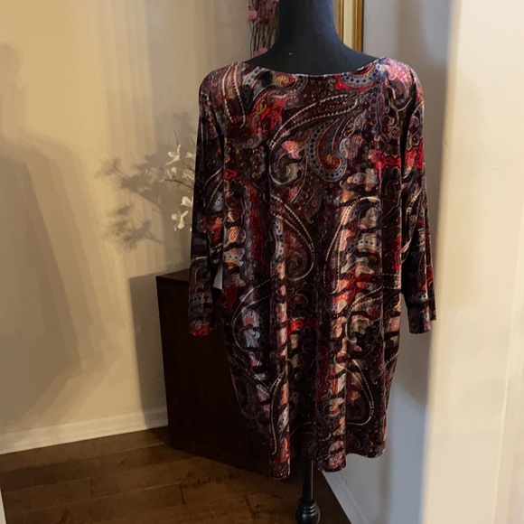 Karen Kane Velvet Burn Paisley Print Stretch Jewel Neck 3/4 Length Sleeve Top - Picture 5 of 8